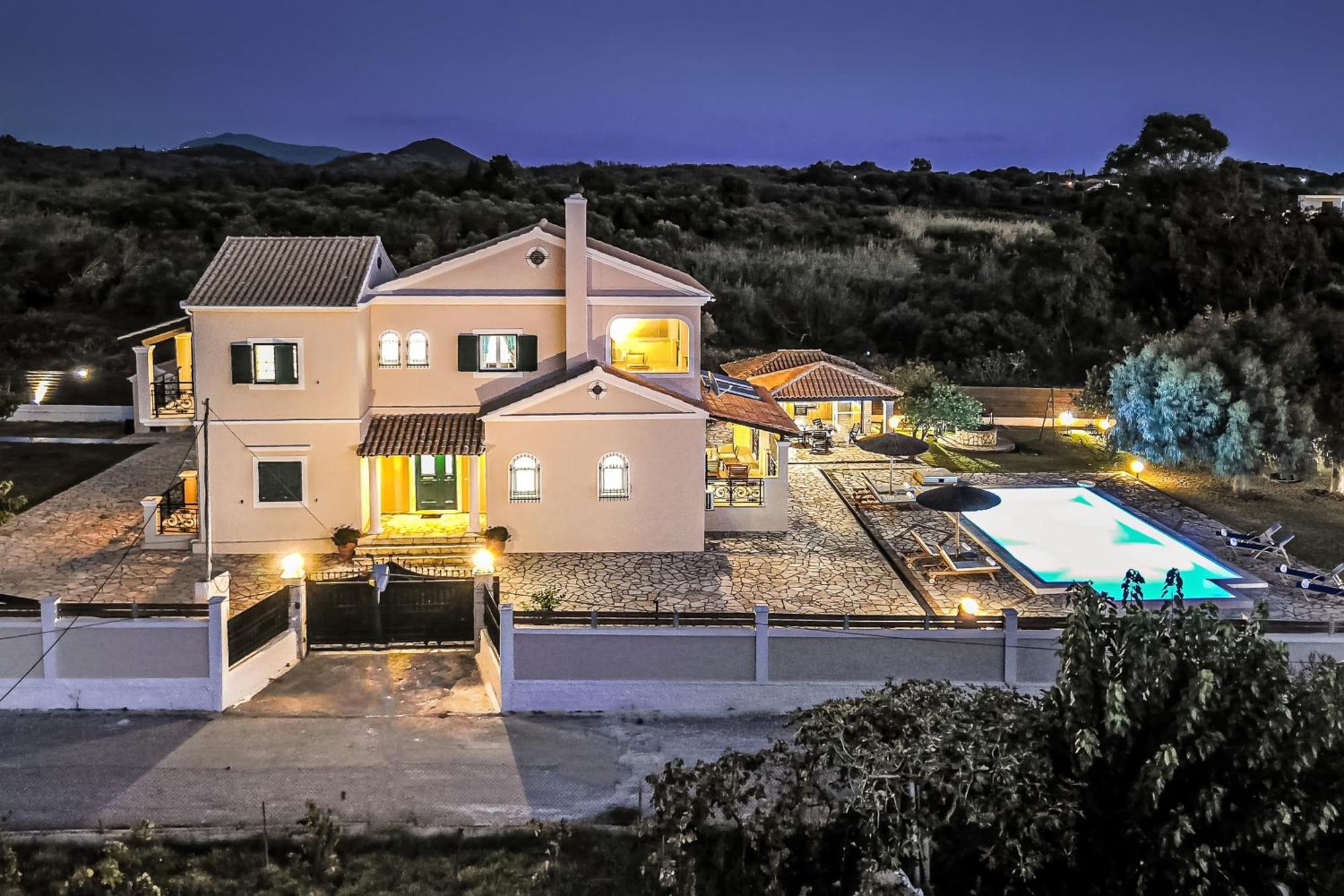 Skidi Beach House Agios Matthaios  Luaran gambar