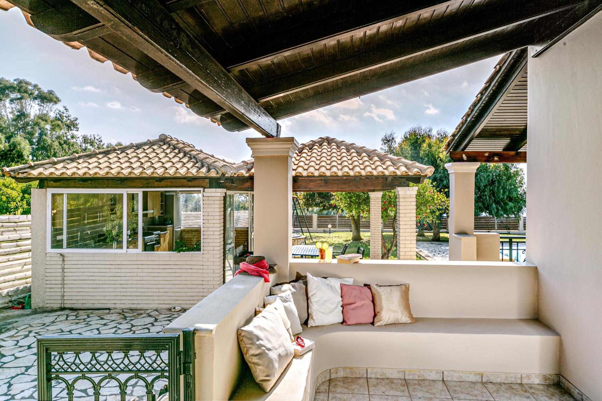 Skidi Beach House Agios Matthaios  Luaran gambar