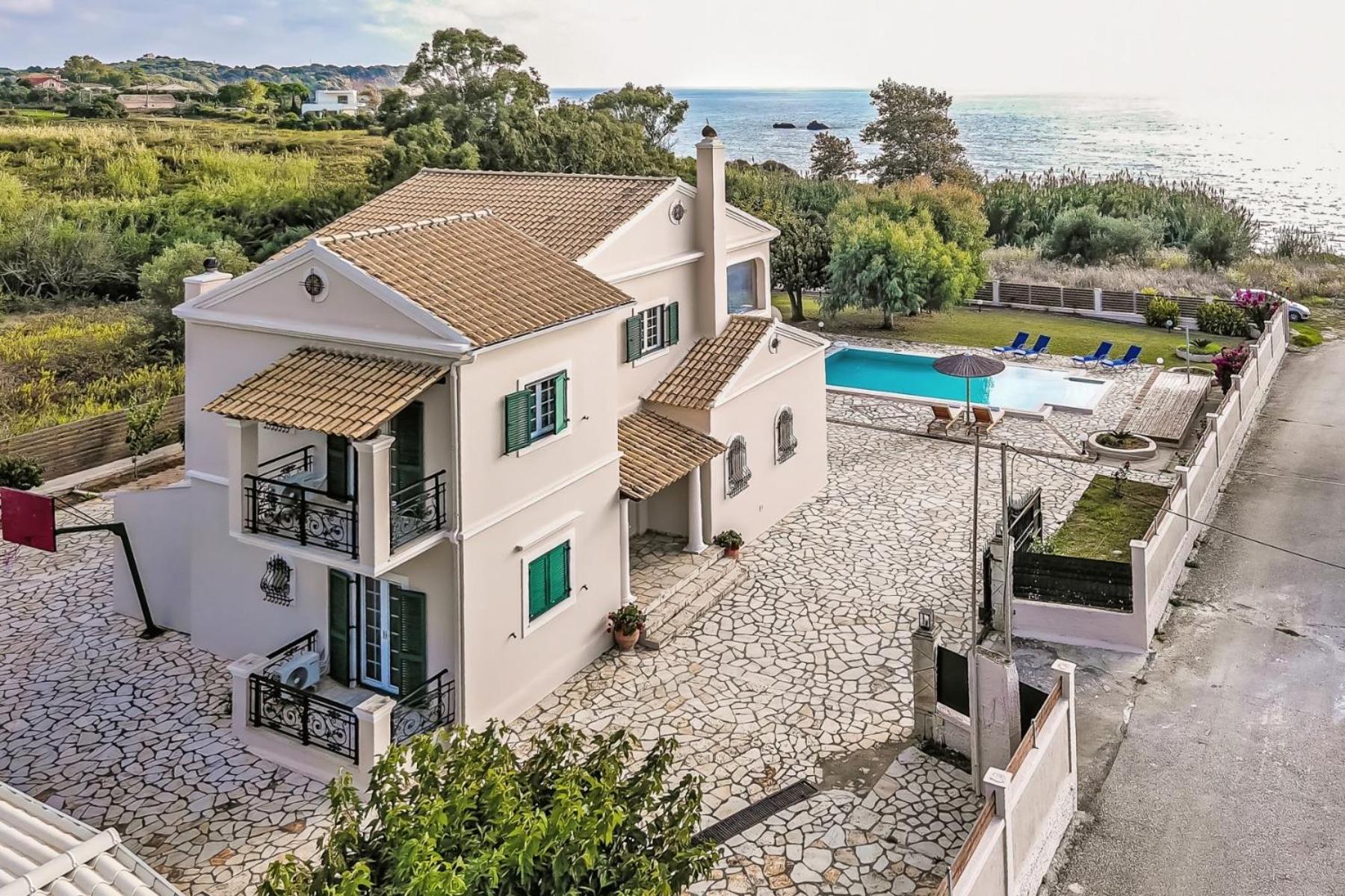 Skidi Beach House Agios Matthaios  Luaran gambar